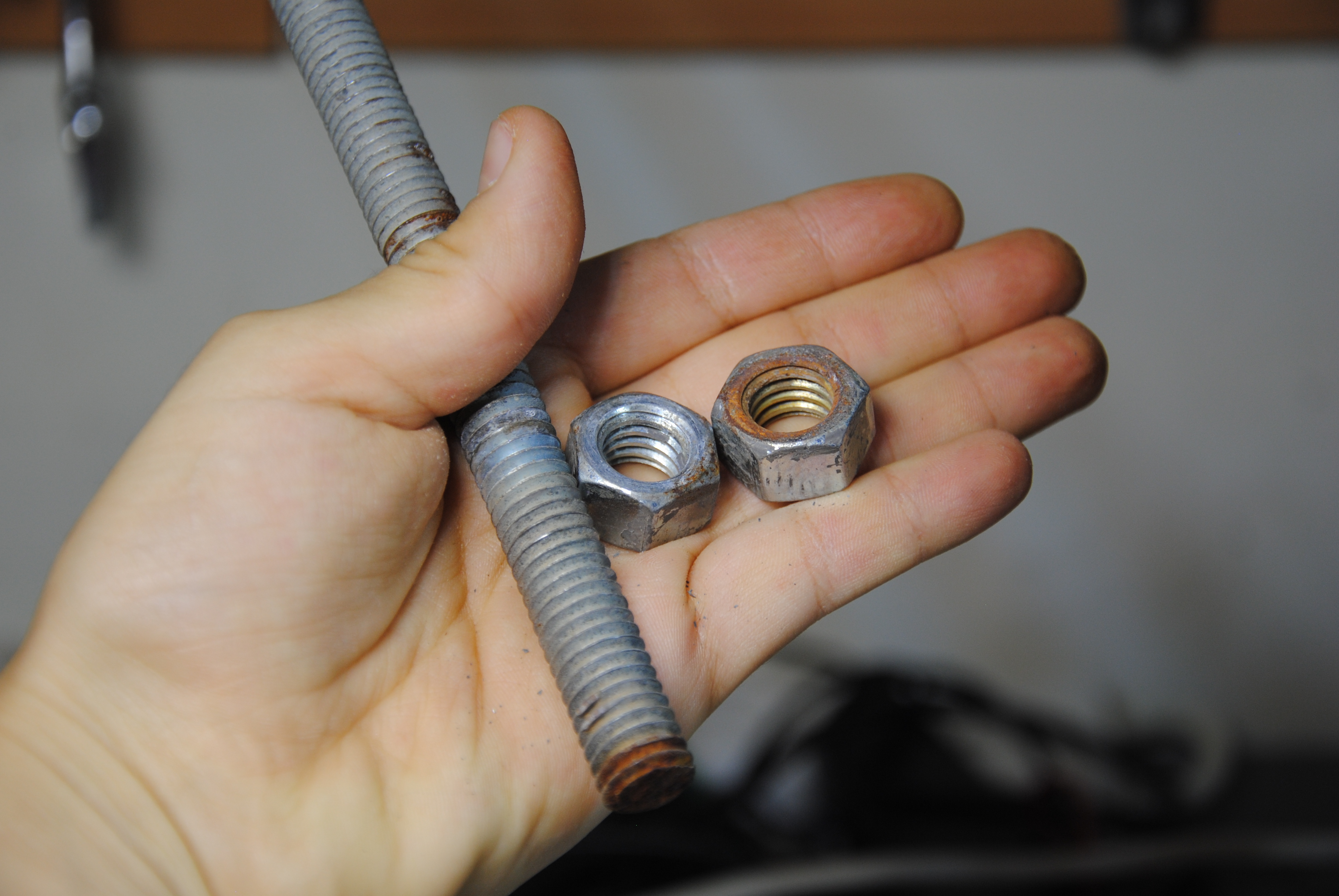 How to Remove a Stuck Nut (without Stripping Threading) 4 Steps (with