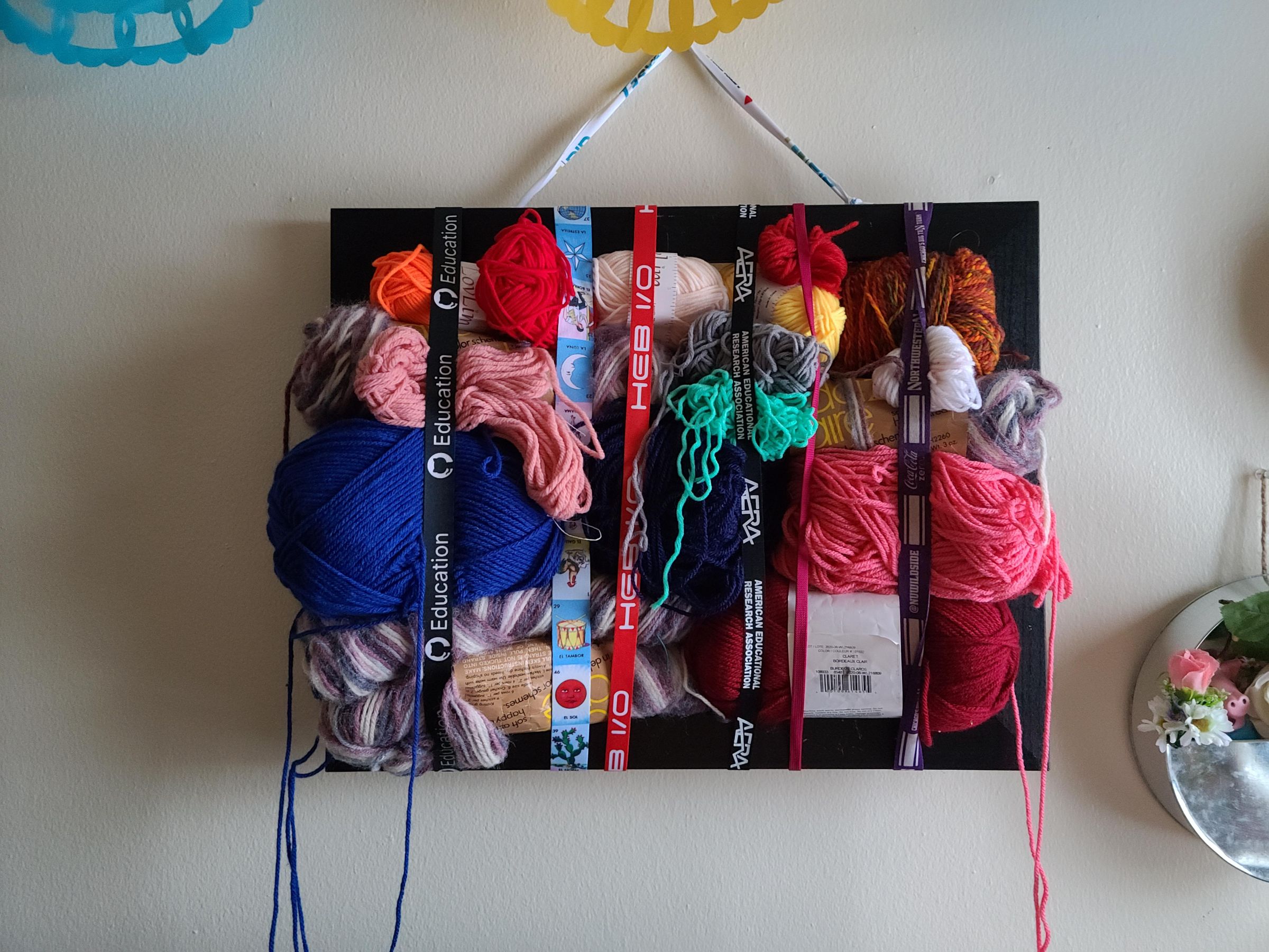Turn a Frame Into a Hanging Wall Organizer! 5 Steps (with Pictures