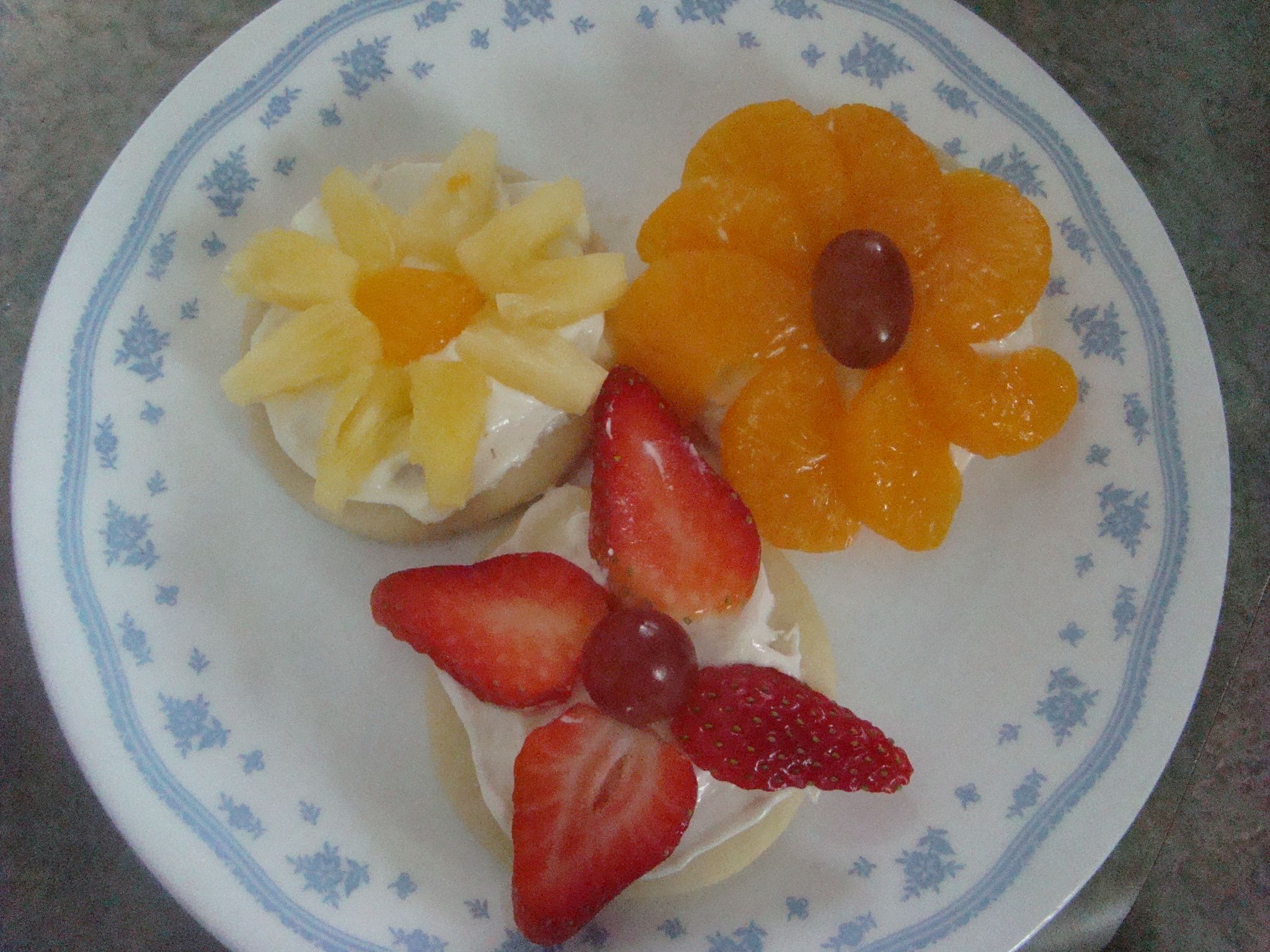 Individual Fruit Pizzas