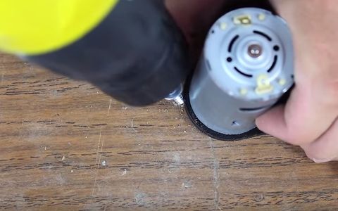 In Case If You Can’t Buy All of That, You Just Could Make the Same Lawn Mower With a Speed Rotation Regulating Unit and a Power Bank. 