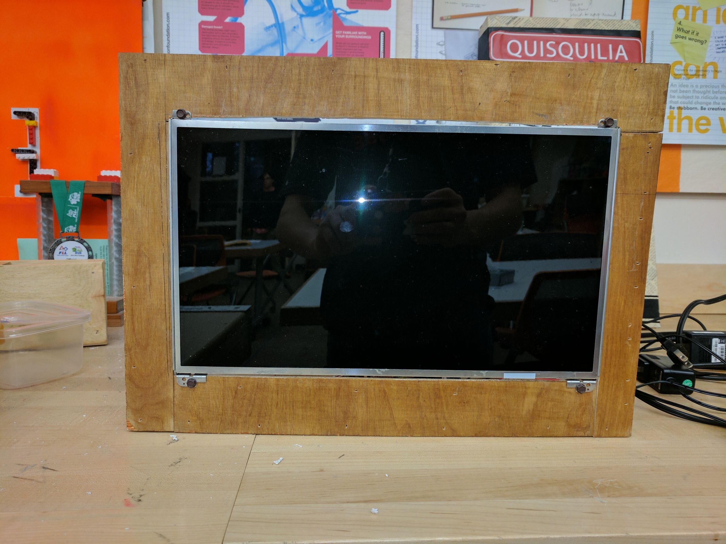 Wall Mounted Google Calendar (With a Recycled Monitor) 6 Steps Instructables