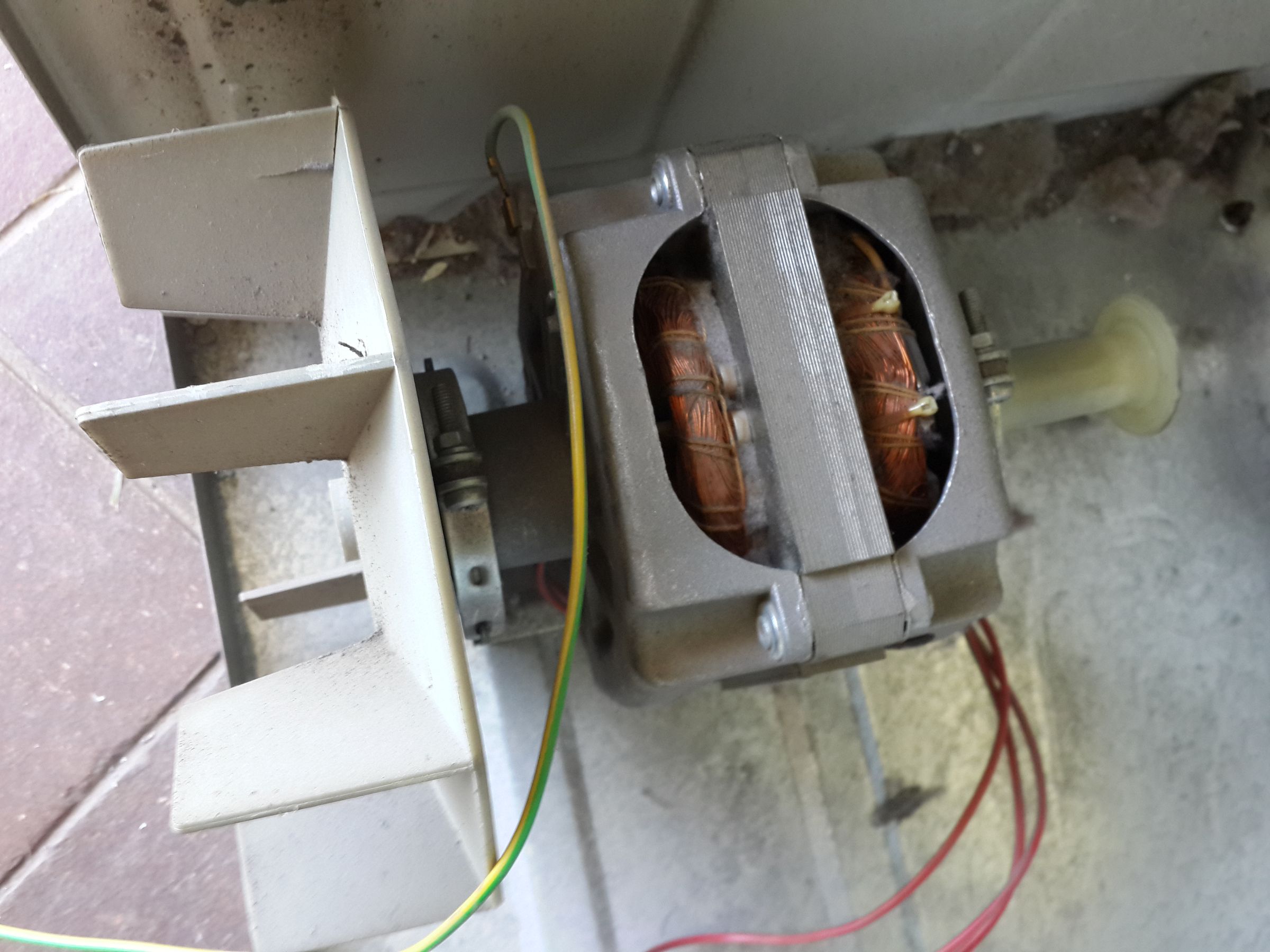 How and What to Salvage From Clothes Dryer (tumble Dryer) 13 Steps
