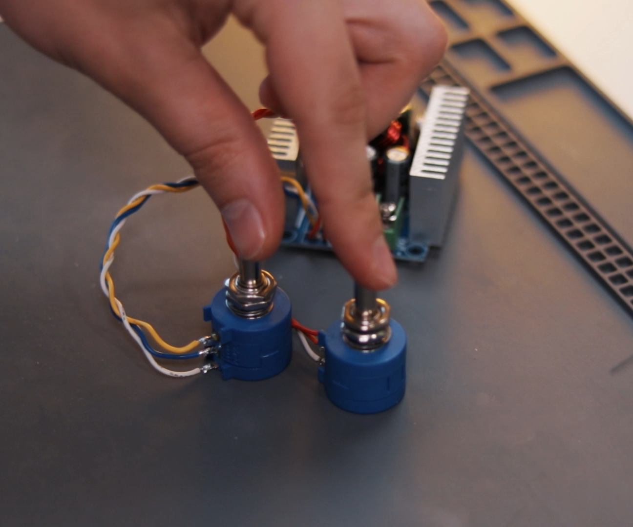 DIY Lab Bench Power Supply [Build + Tests] 16 Steps (with Pictures