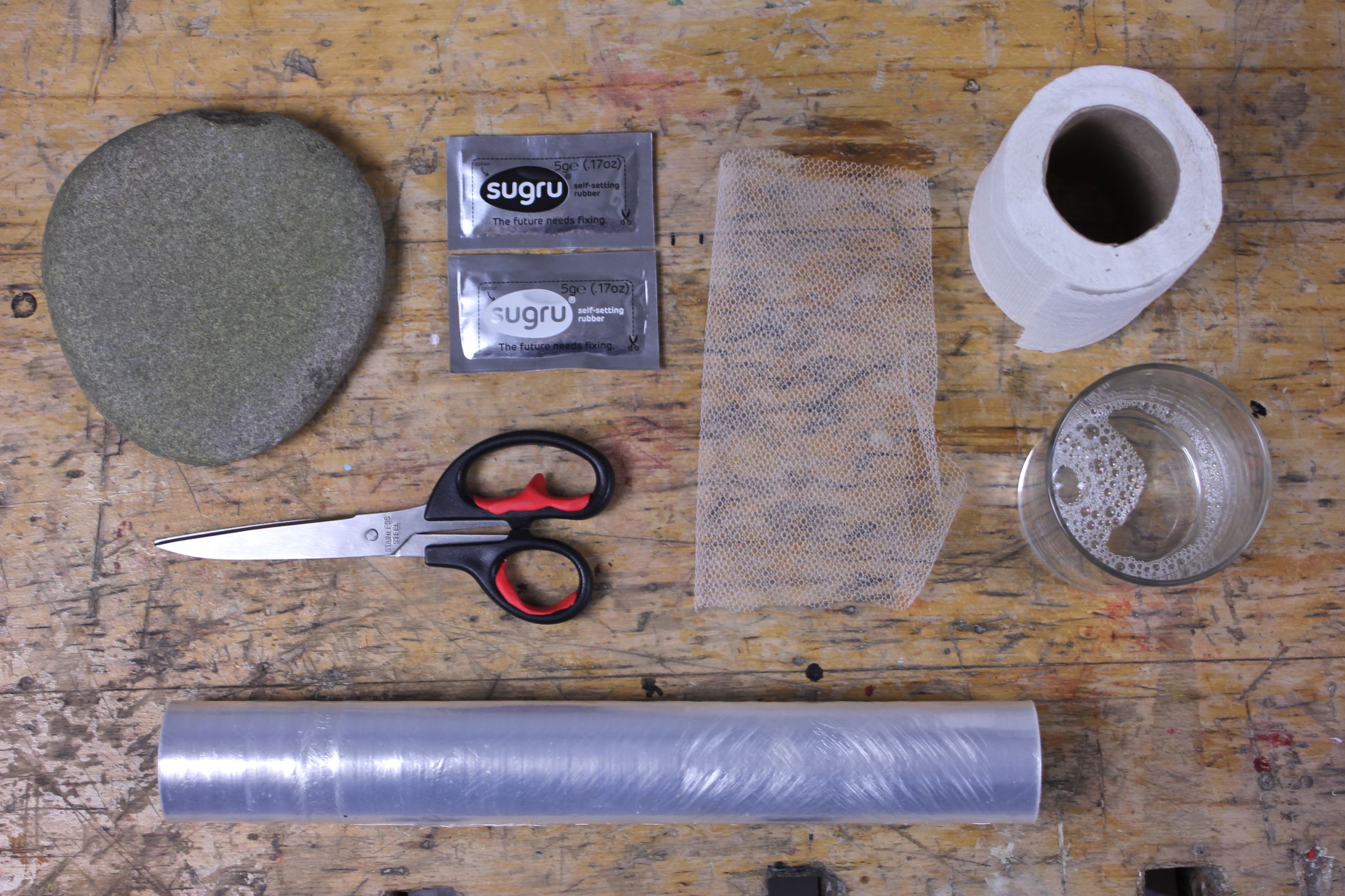 How to Create a Beautiful Stone Trivet Using Sugru Grips