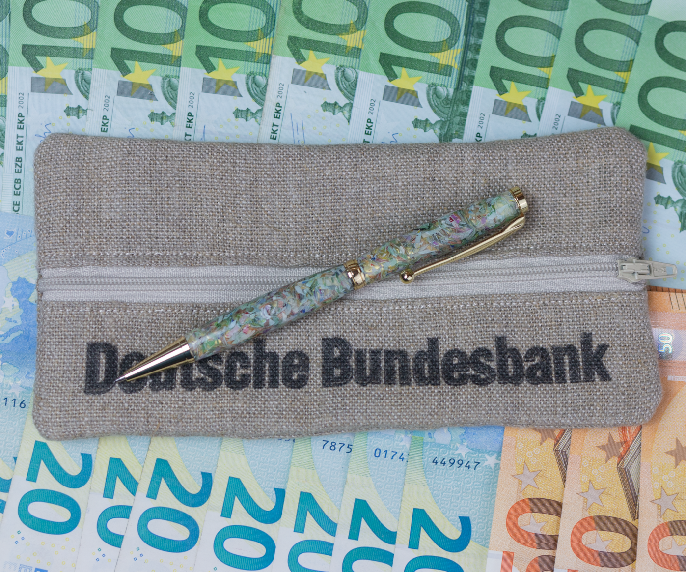 1,000 € Pen and Pencil Case