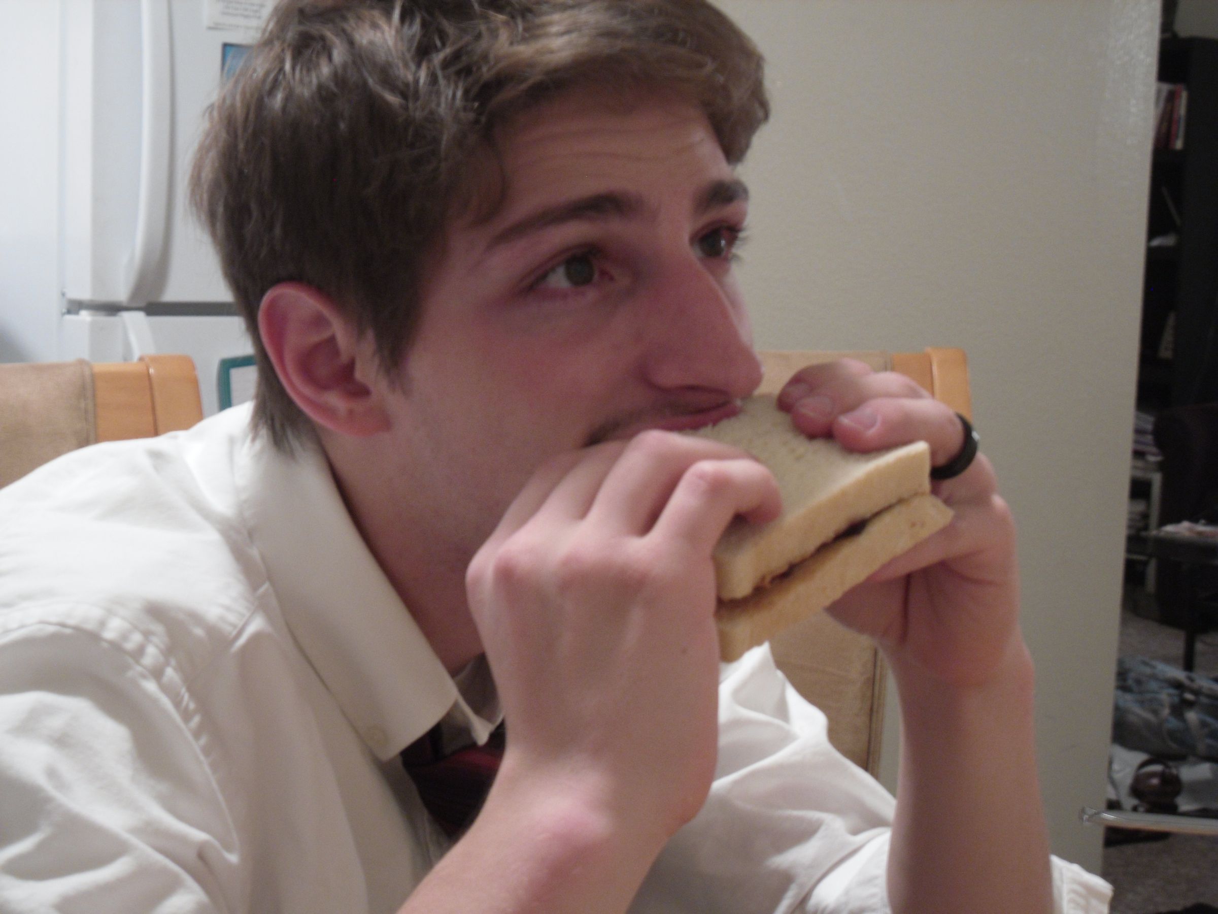 How to Make the Perfect Peanut Butter and Jelly Sandwich