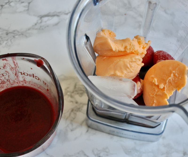 Jamba Juice Razzmatazz Smoothie Recipe : 7 Steps (with Pictures ...