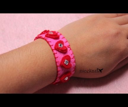 DIY Felt Bracelet for Valentine