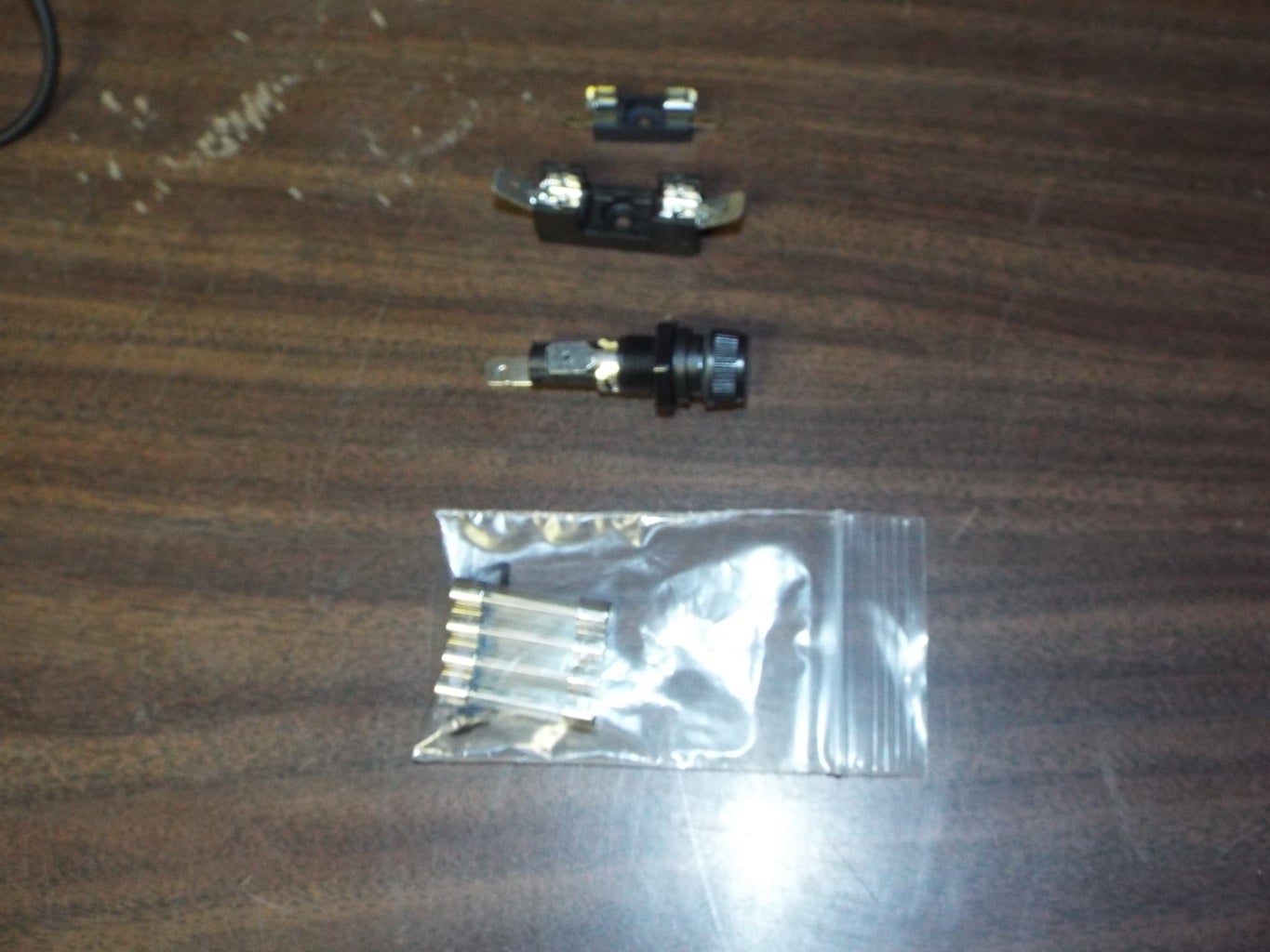 Replaceing a Soldered in Fuse. : 7 Steps (with Pictures) - Instructables