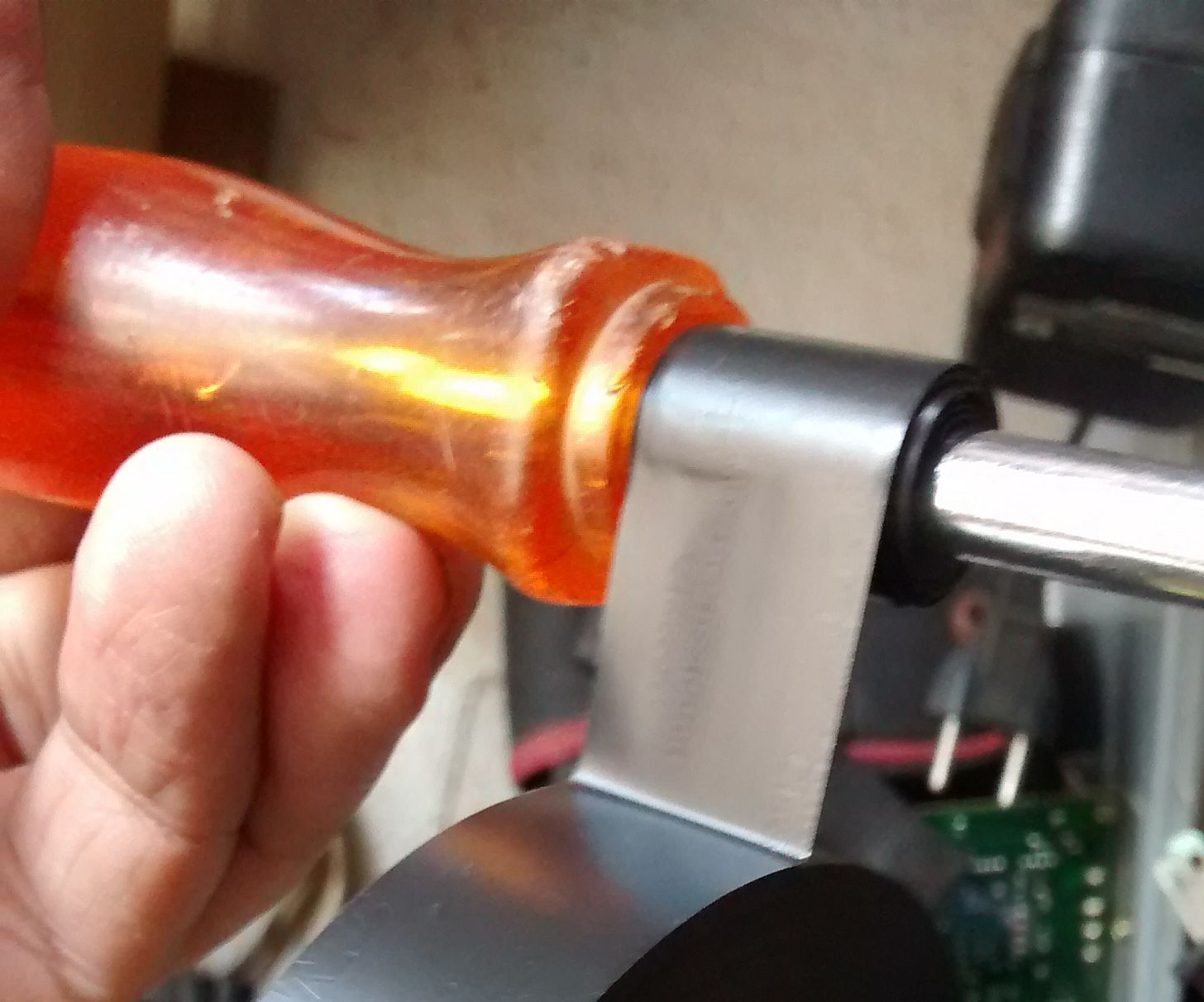 A little save-a-day trick for electricians tools