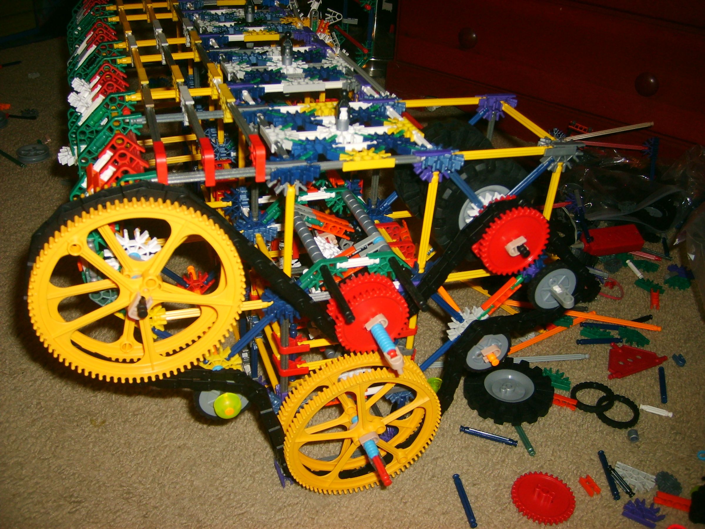 KNEX INLINE FOUR CYLINDER FINISHED PROJECT