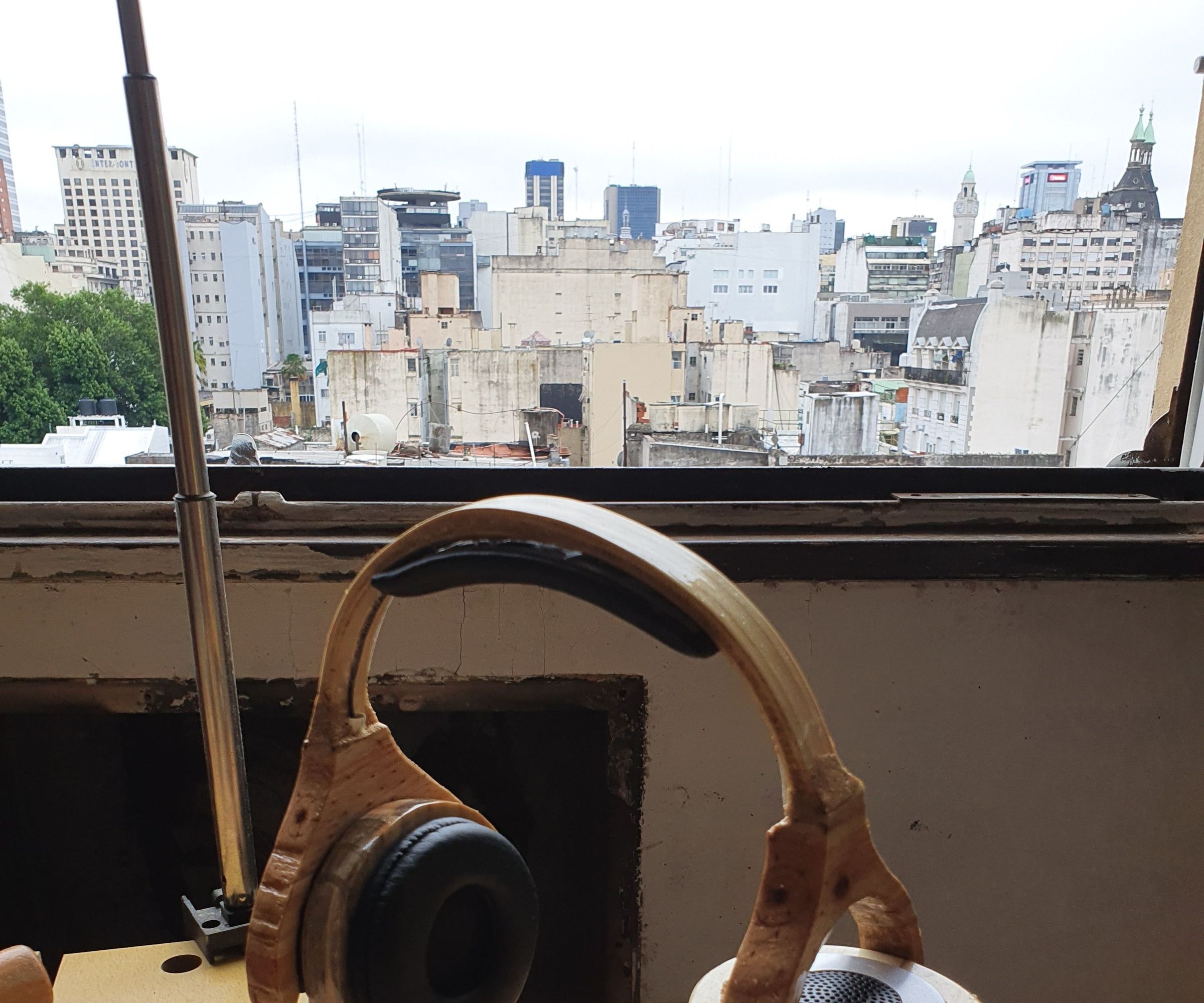 Reparación Auriculares-Parlantes En Madera