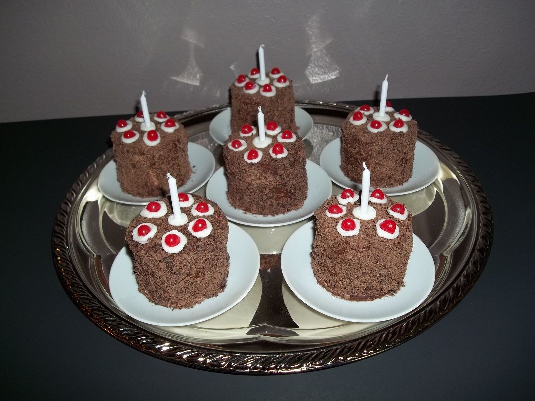 The Cupcake Is Not a Lie: Portal Cupcakes