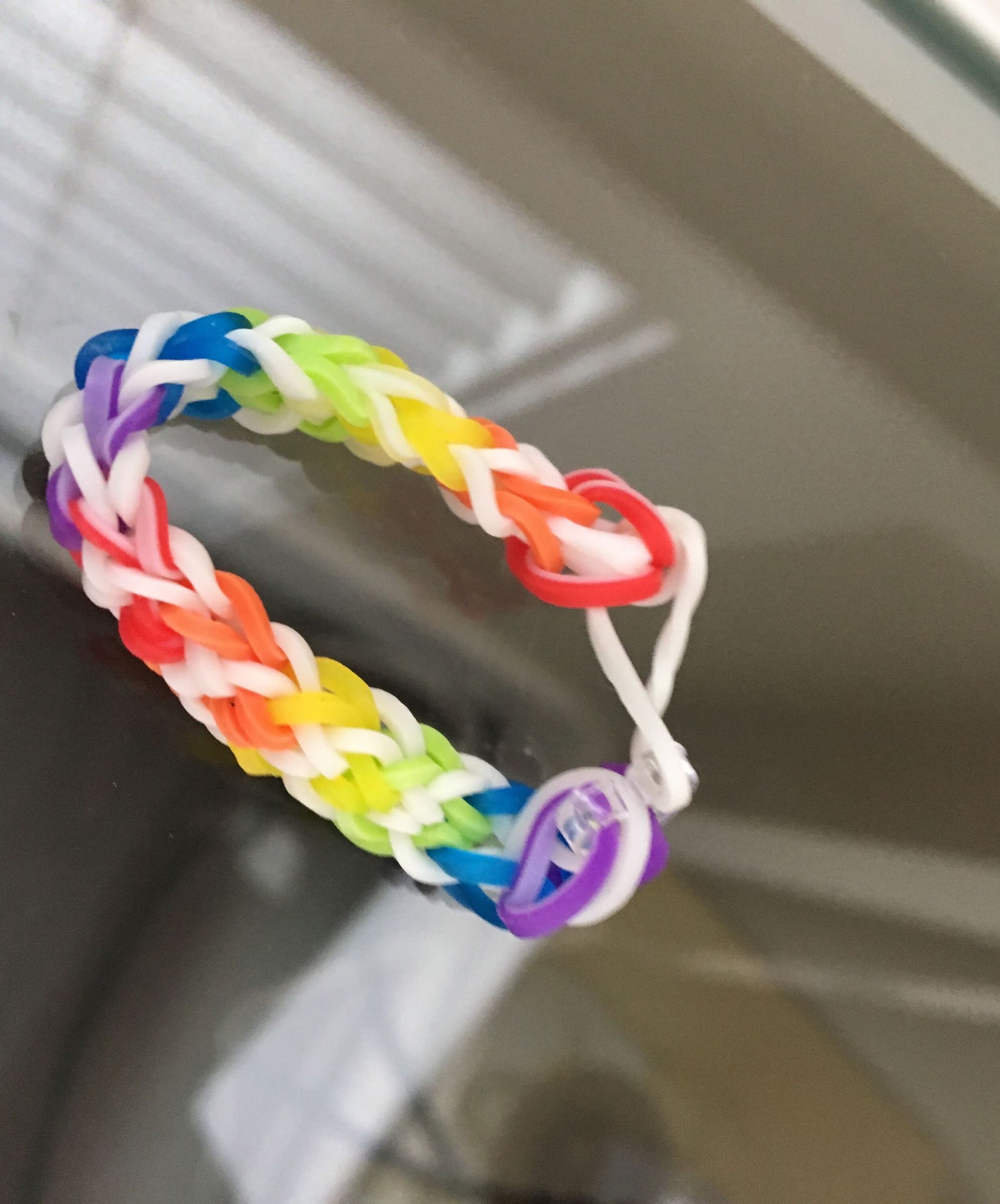 Inverted Fish Tail Rainbow Loom