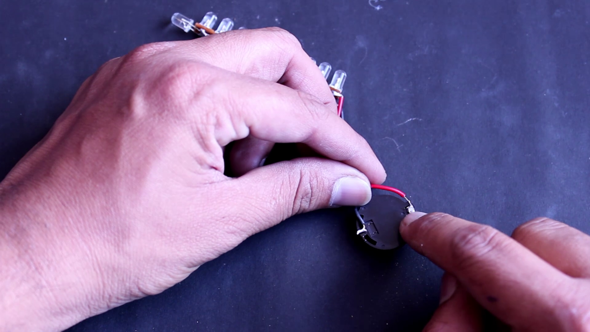 Make Rotating Christmas Tree Light Using LED's and Toy Motor 7 Steps