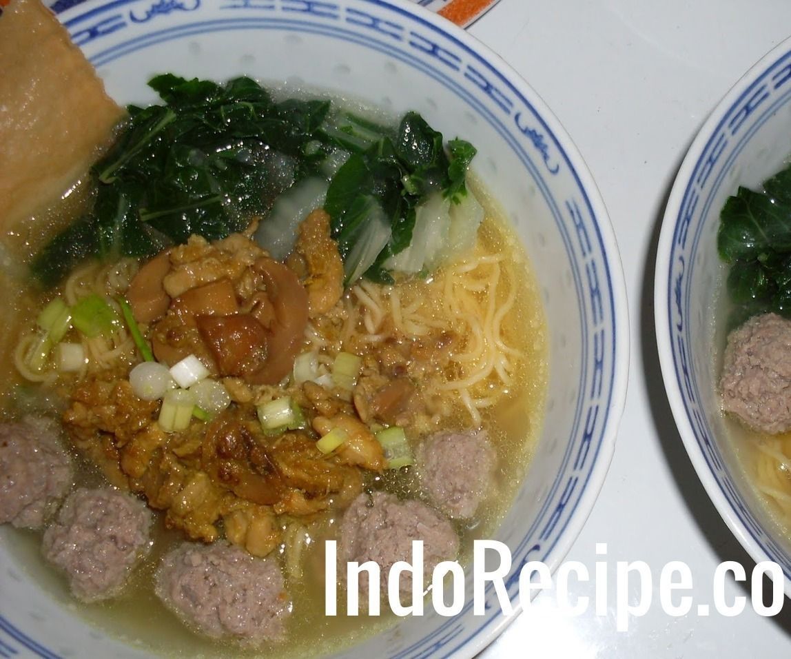 Chicken Noodle Meatballs Soup (Mie Ayam Bakso)
