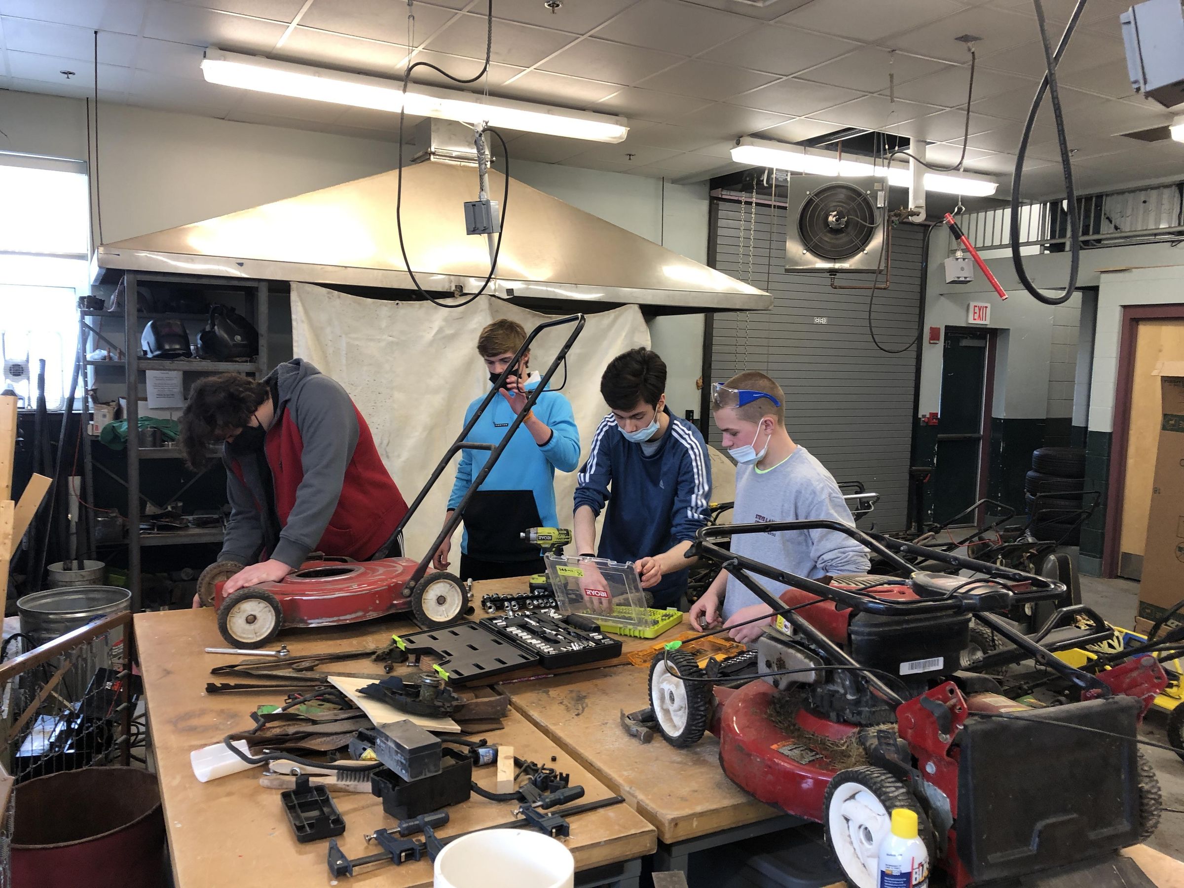 The Revolve Electric Lawn Mower - Made From Recycled Components! : 12 ...