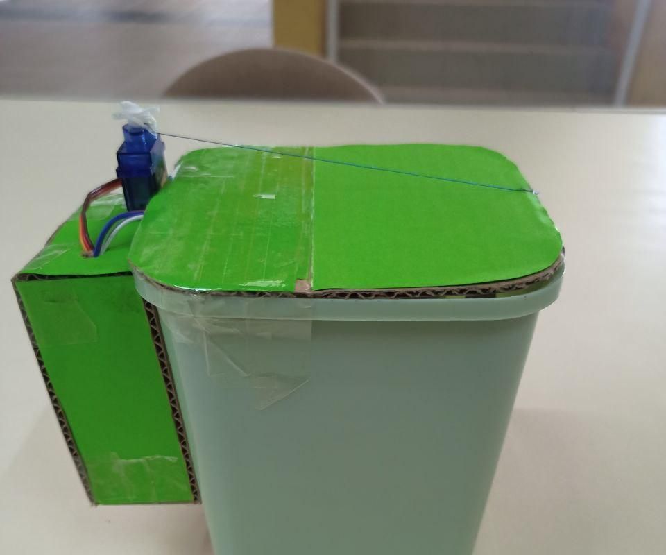 SMART GREEN DUSTBIN