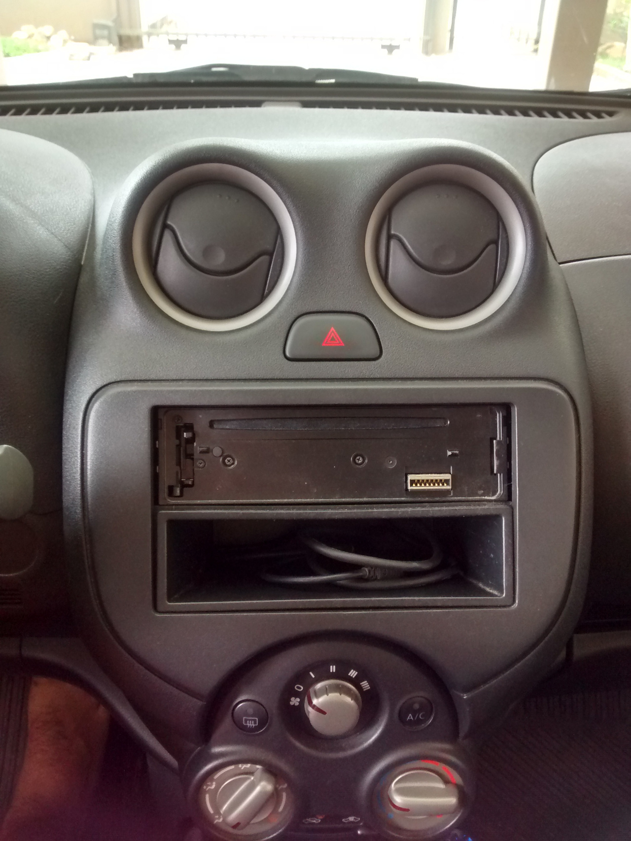 Hidden Garage Door Opener (UPDATED) 5 Steps (with Pictures