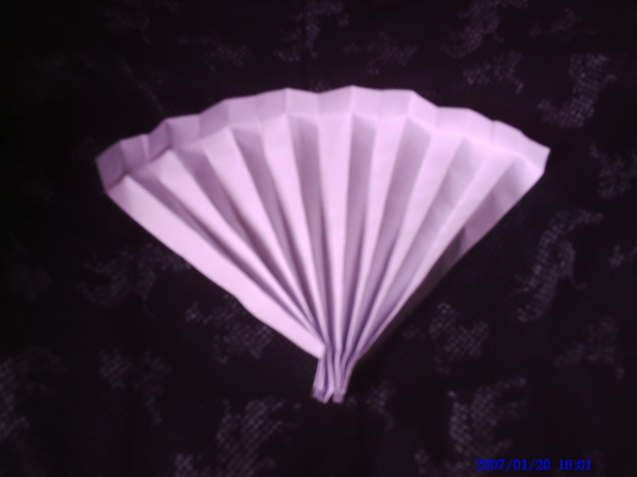 How to make a simple paper fan