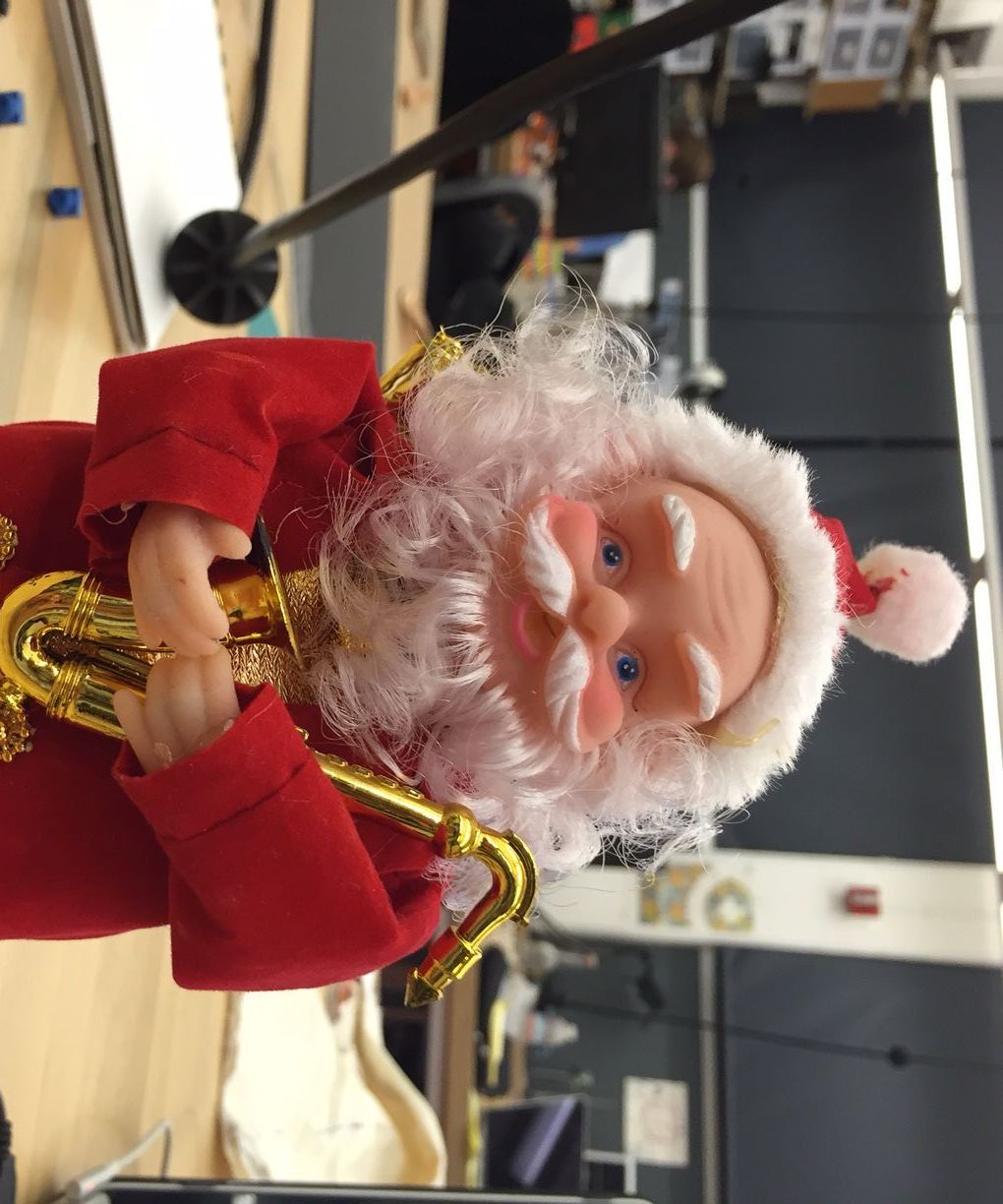 Have Your Christmas Decorations Welcome You Without Having to Turn Them On!