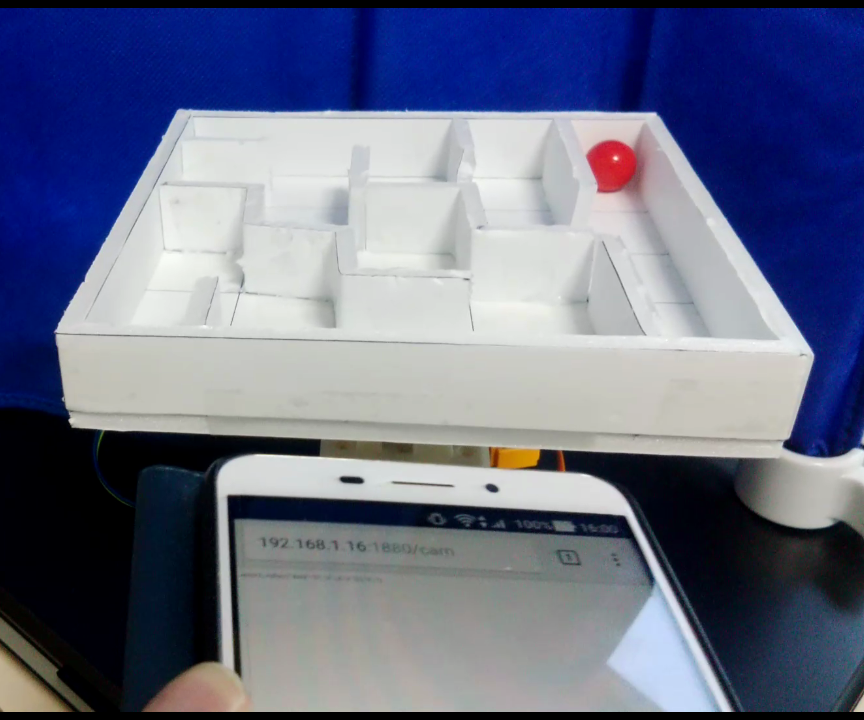 Maze Game to Control With Smartphone