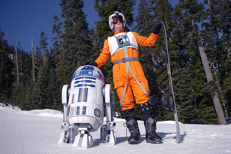 R2-D2-AE2 Life-size Papercraft Droid