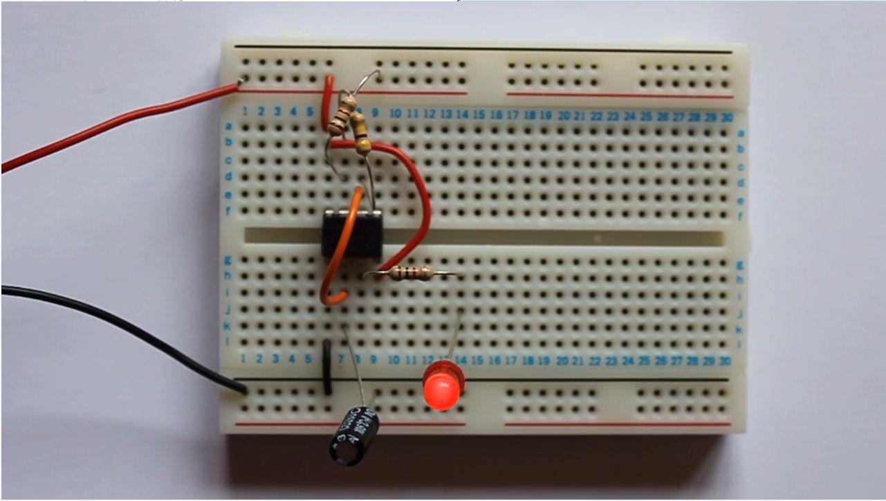 Flashing L.E.D. Using 555 Timer