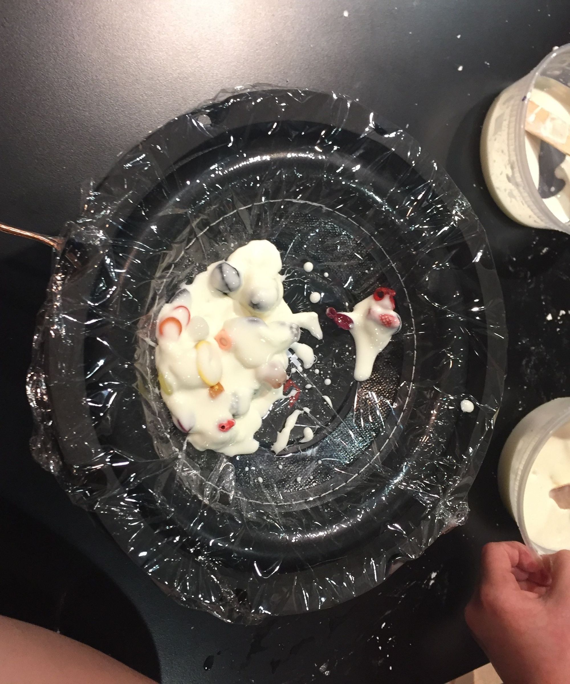 Sound Waves on a Speaker: Goo Dance Party!