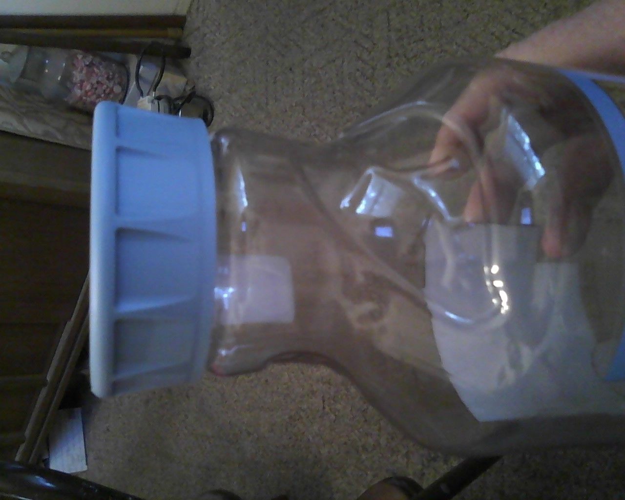 Use a Bottle Top to Make a Vertical Cell Phone Stand