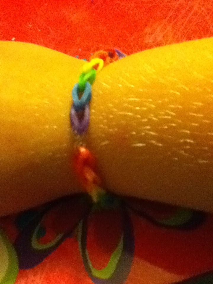 How to Make a Rubber Band Bracelet Without a Weaving Loom Kit