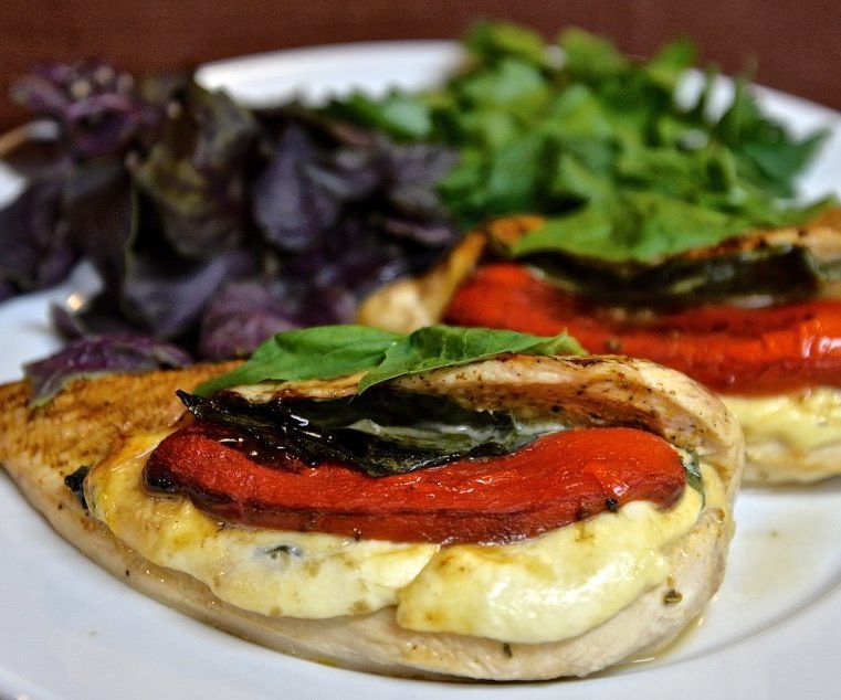 Chicken Breast With Mozzarella and Bell Pepper