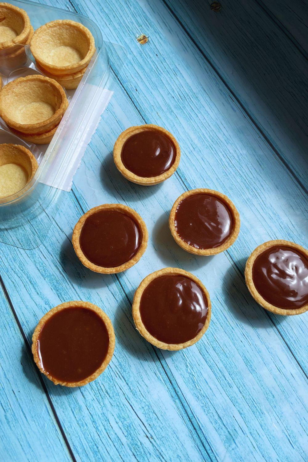Pour in Tart Shells