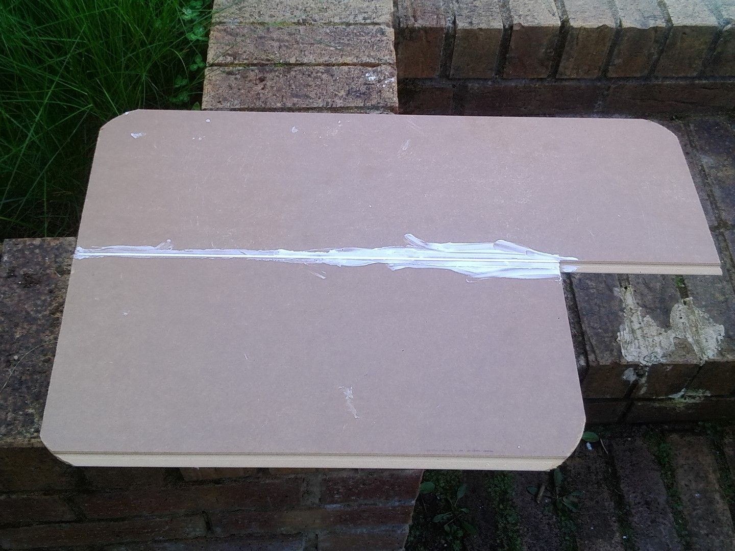 Super Simple DIY Lapdesk From (Scrap) Laminate Floor Boards 4 Steps