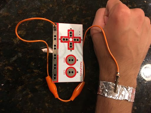 Makey Makey Arcade Makey Makey Arcade : 6 Steps - Instructables