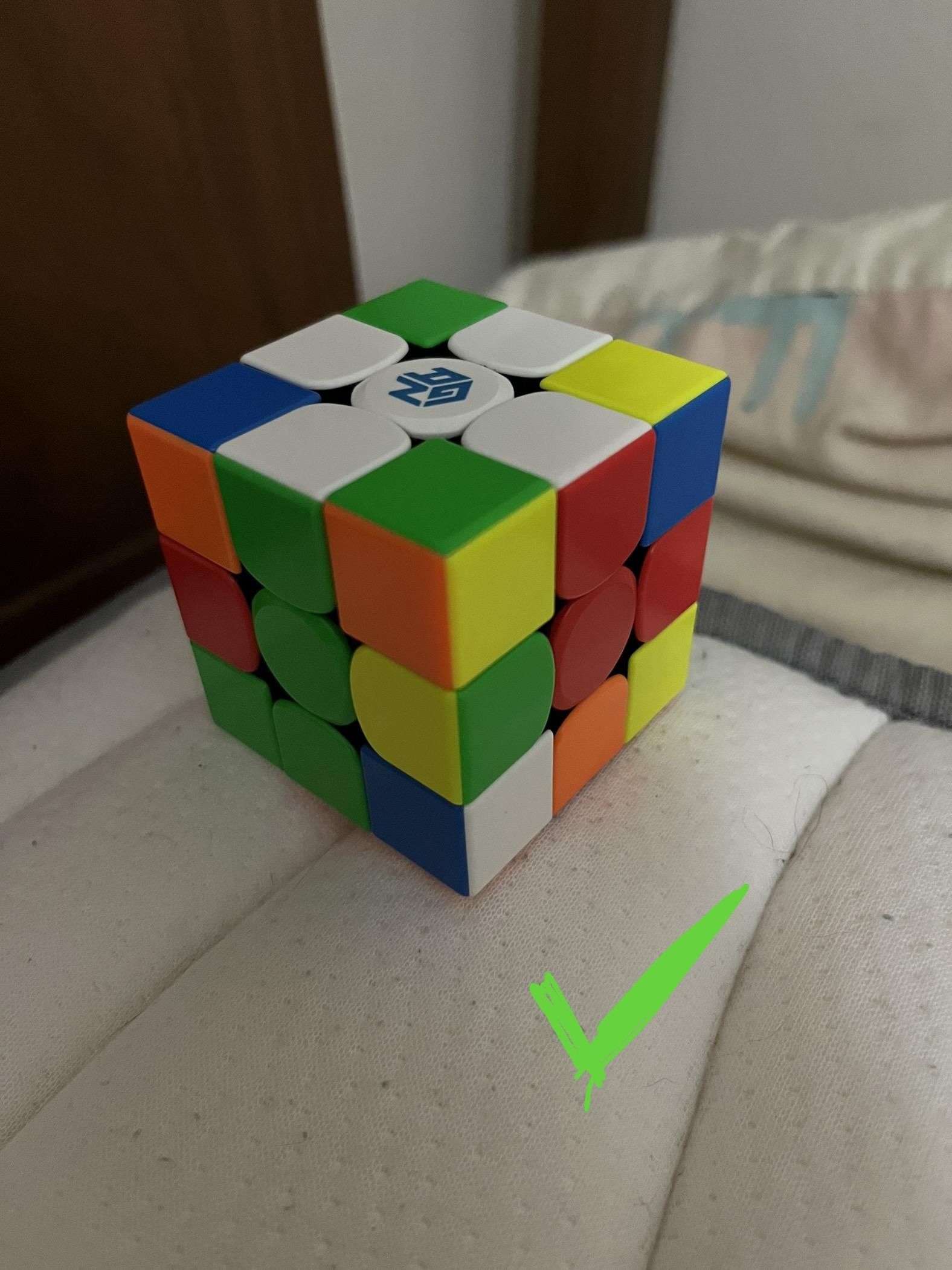 How to Solve the Rubik’s Cube (for Absolute Beginners) : 8 Steps ...