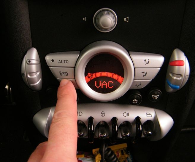 Integrated Car Vacuum Cleaner