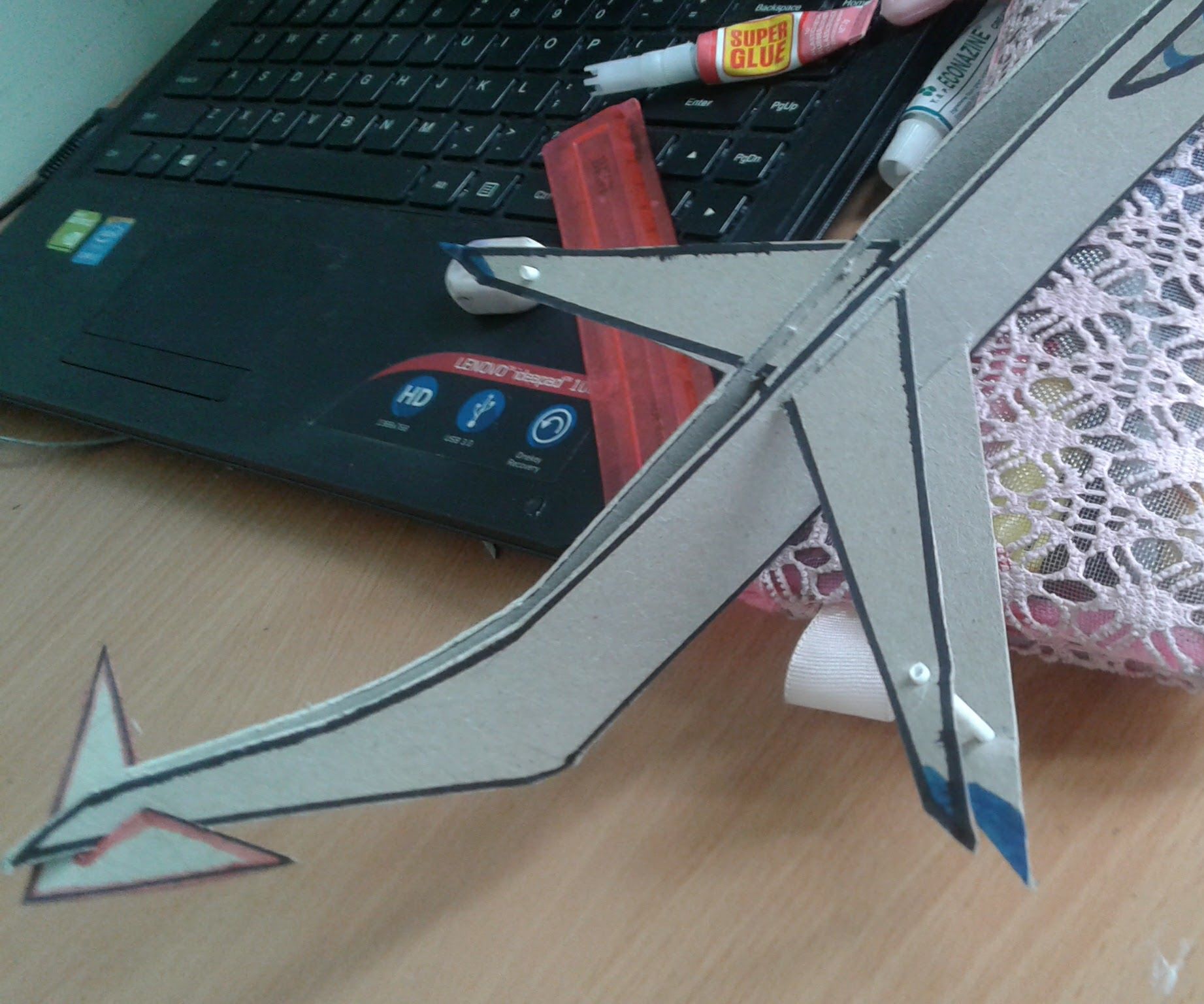 Simpleto Cardboard Plane