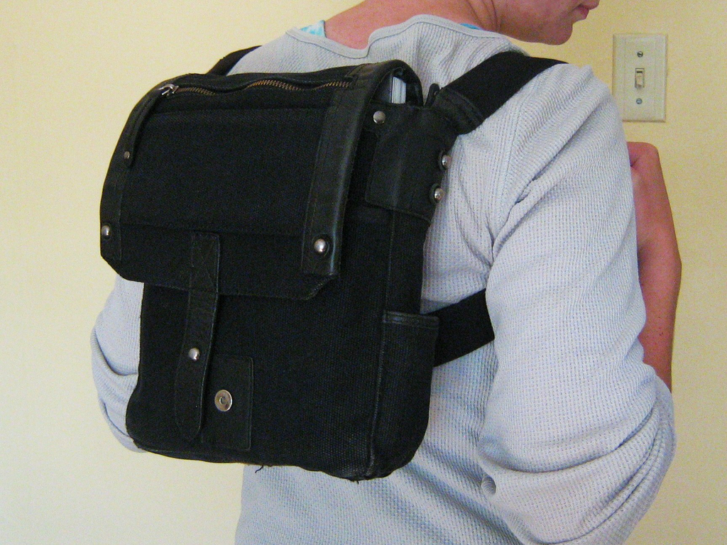 Messenger bag that turns into backpack sale