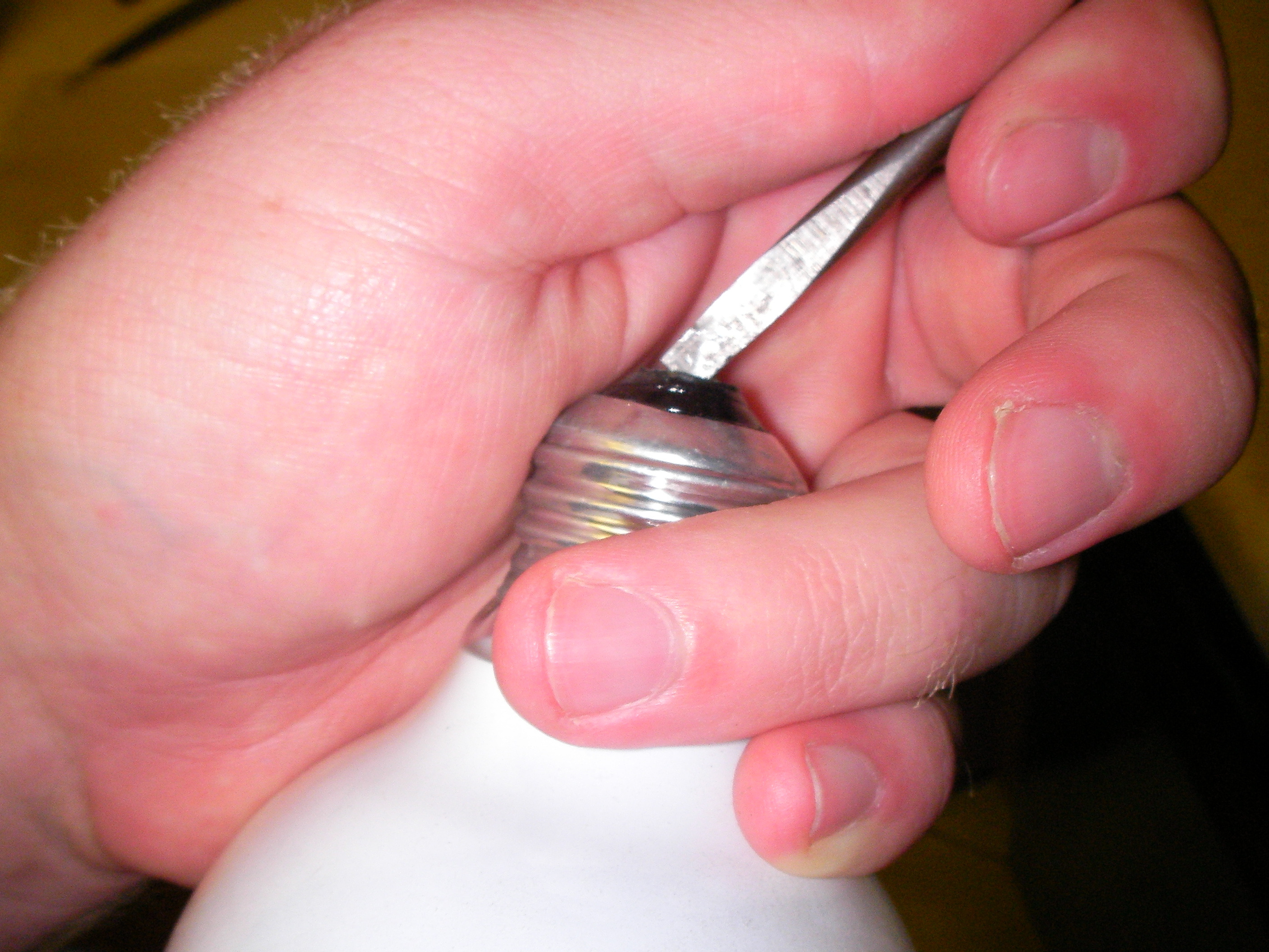 Glow in the Dark Light Bulb Night Light (GloBulb) 5 Steps