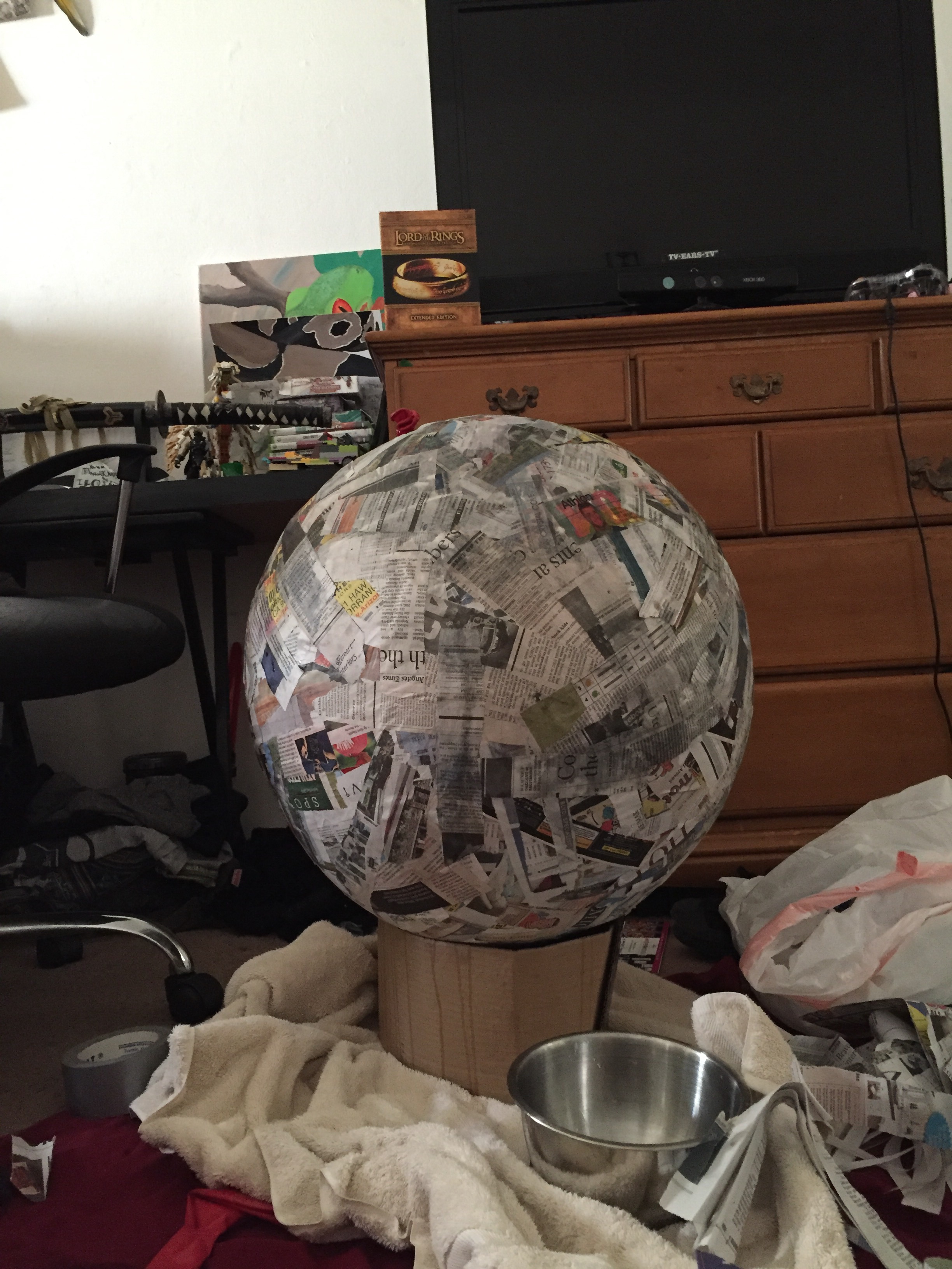 Moon (toilet Paper Mâché) : 9 Steps (with Pictures) - Instructables