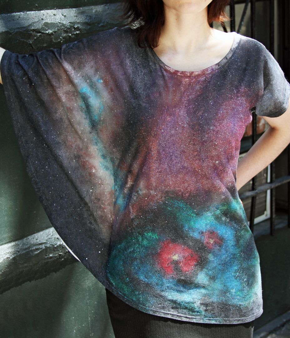 How to Make a Galaxy Print on a White Shirt