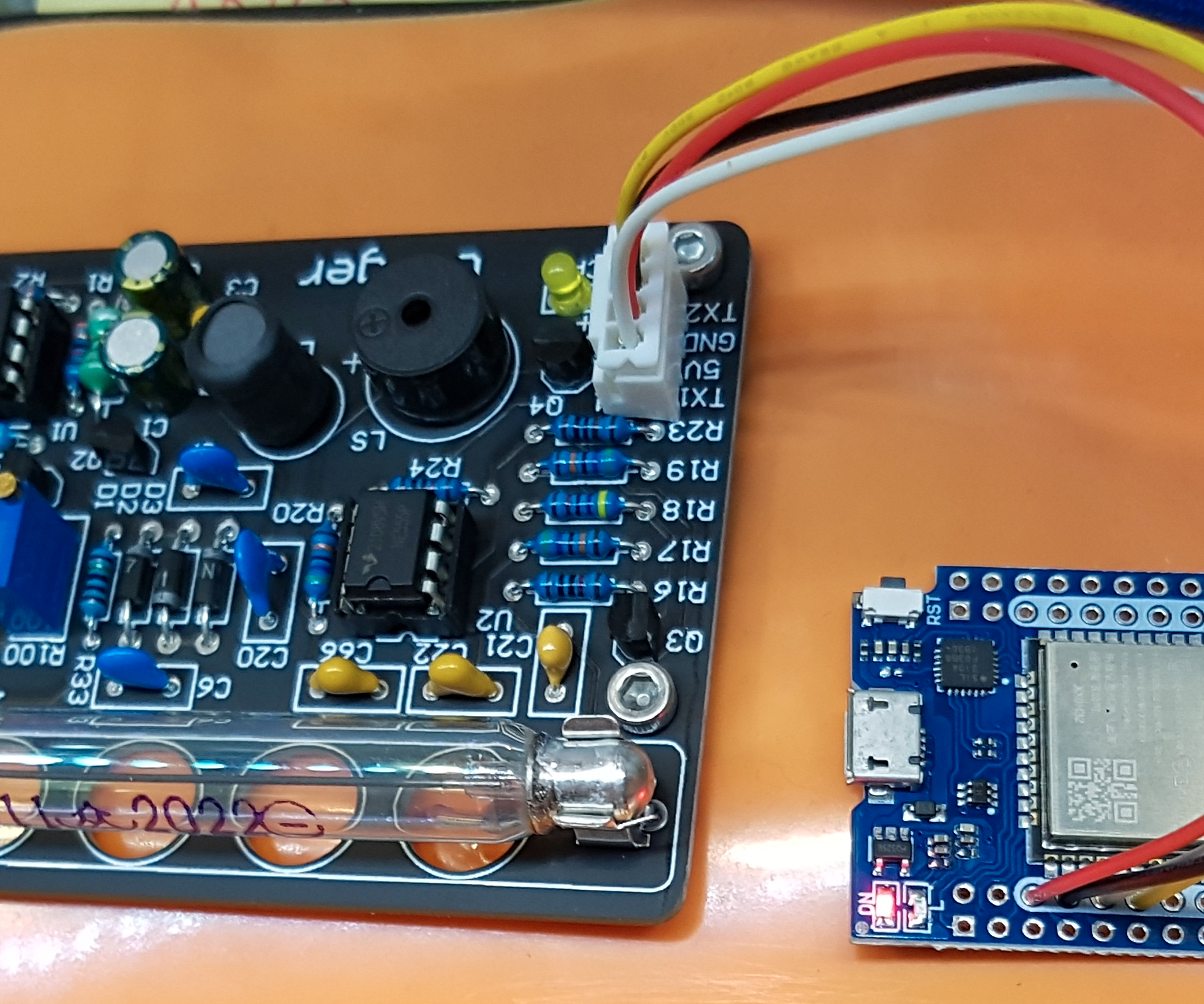 ESP32 Logging Geiger Counter 