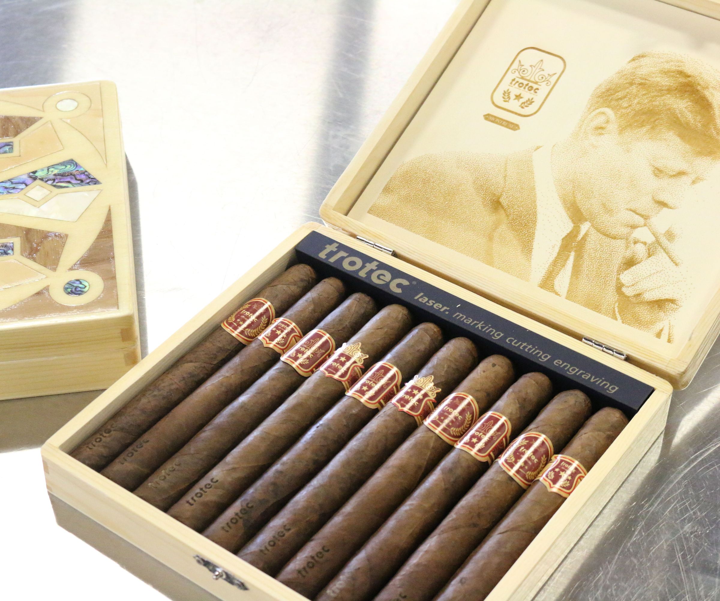 Laser Engraved Cigar Boxes With Wood Inlay