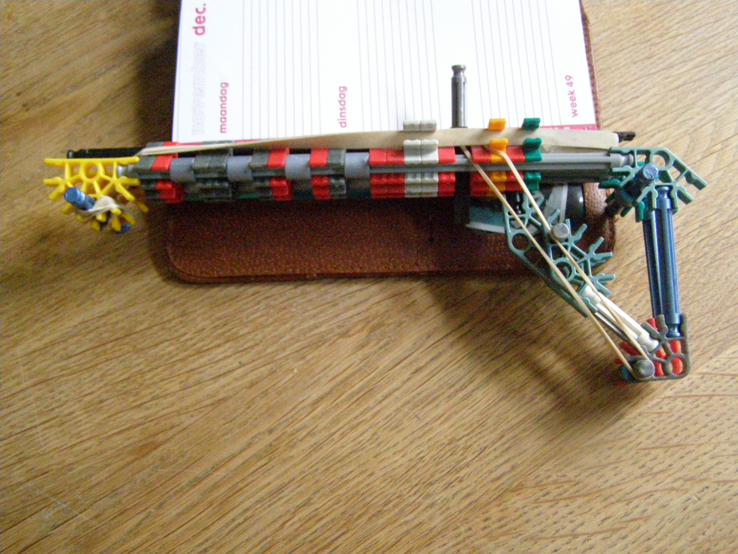JM's Simple and Powerful Knex Gun