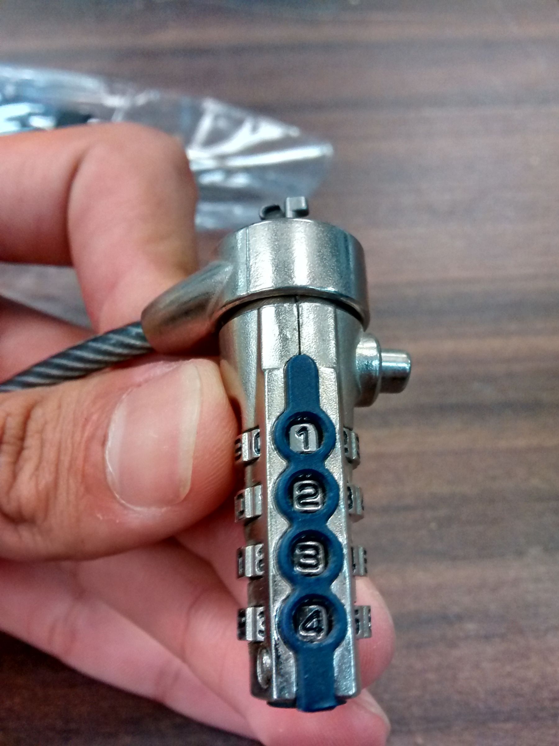 Decode (pick) Targus Defcon CL Laptop Lock 6 Steps Instructables