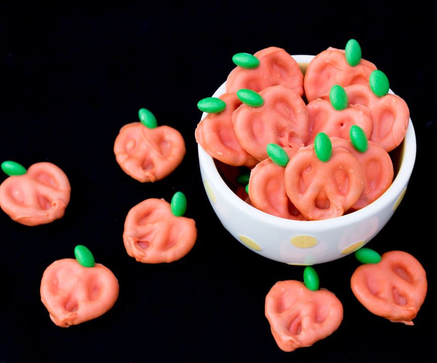 How to Make Pumpkin Pretzels