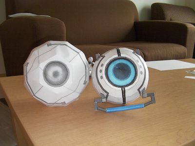 Full Scale GLaDOS Papercraft Replica : 14 Steps (with Pictures ...