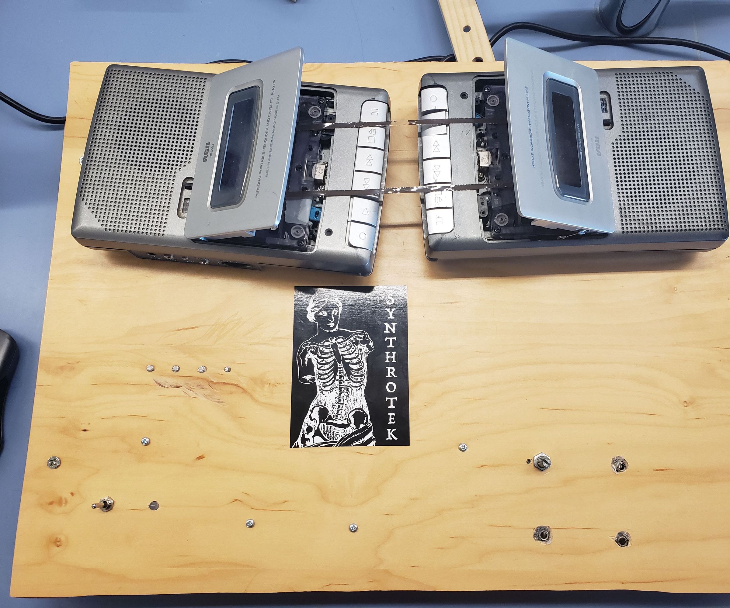 Dual Cassette Delay + Oscillator 