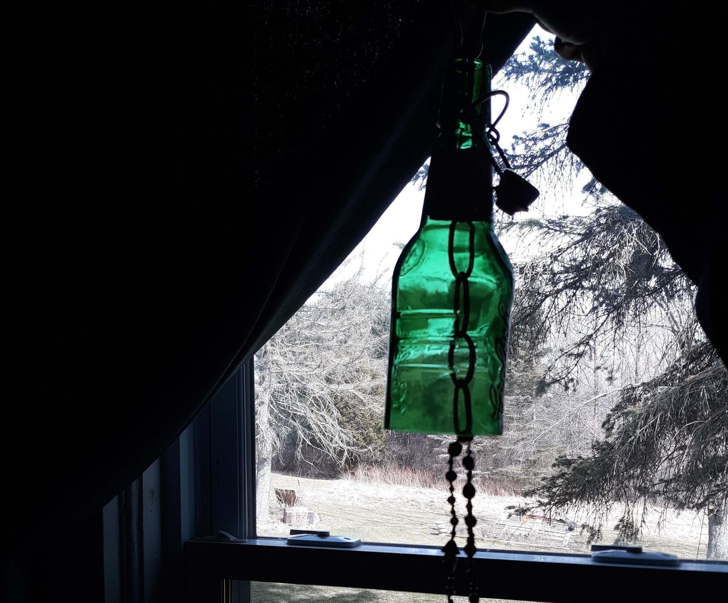 How to Recycle Glass and Jewelry Into Window Art